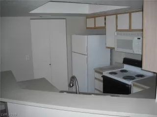 Photo #2: 2131814 Listing 