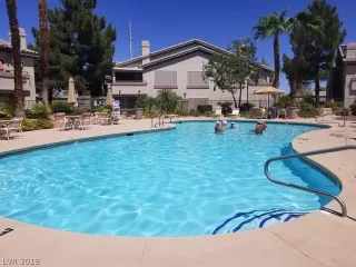 Photo #2: 2131859 Listing