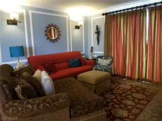 Photo #5: 2131859 Listing