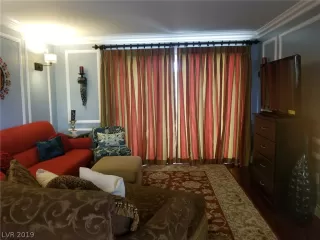 Photo #6: 2131859 Listing