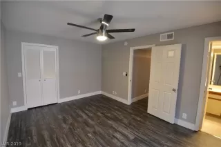 Photo #4: 2131875 Listing