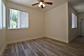 Photo #4: 2131893 Listing