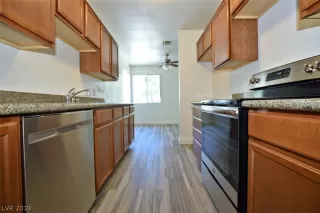 Photo #6: 2131893 Listing