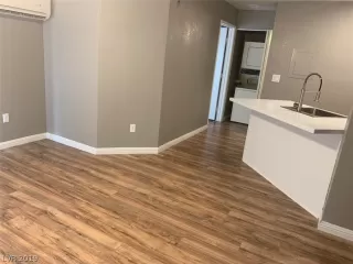 Photo #3: 2131894 Listing