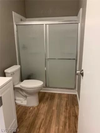 Photo #5: 2131894 Listing