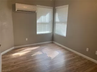 Photo #6: 2131894 Listing