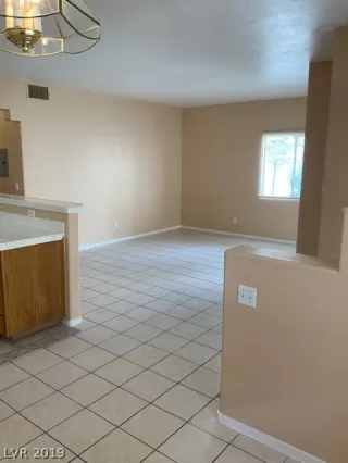 Photo #6: 2131899 Listing 