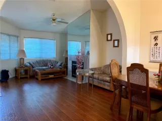 Photo #3: 2132902 Listing