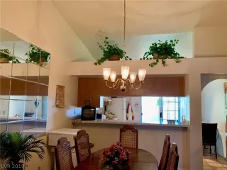 Photo #4: 2132902 Listing