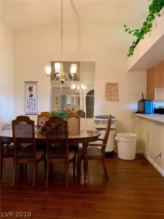 Photo #6: 2132902 Listing