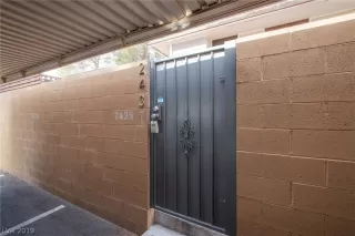 Photo #3: 2132903 Listing