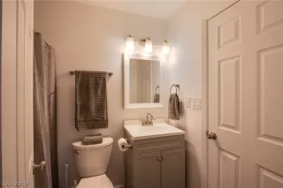 Photo #5: 2132903 Listing