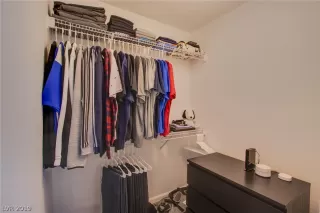 Photo #6: 2132903 Listing