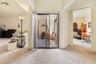 Photo #3: 2132909 Listing