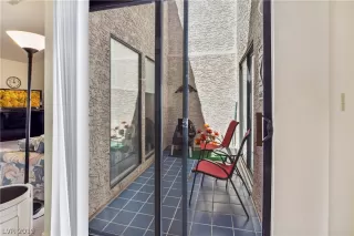 Photo #4: 2132909 Listing