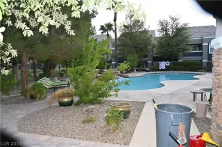 Photo #5: 2132933 Listing