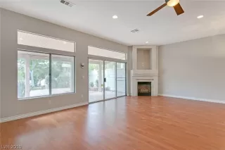 Photo #5: 2132977 Listing 