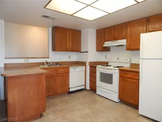 Photo #6: 2132983 Listing 