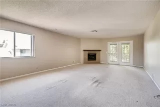 Photo #4: 2132994 Listing