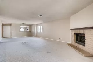 Photo #6: 2132994 Listing