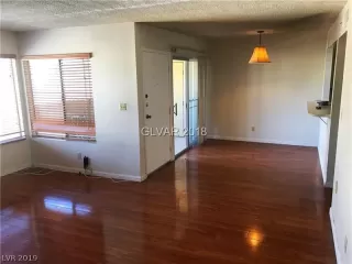 Photo #4: 2133087 Listing 