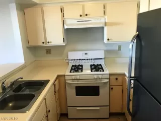 Photo #5: 2133087 Listing 