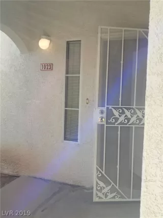 Photo #1: 2133091 Listing 