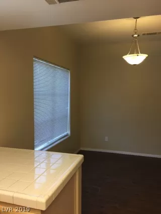 Photo #4: 2133091 Listing 