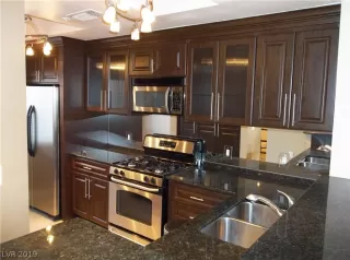 Photo #4: 2133145 Listing 