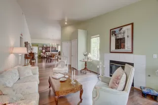 Photo #3: 2133155 Listing