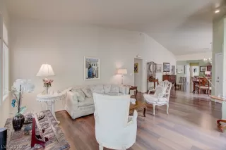 Photo #4: 2133155 Listing