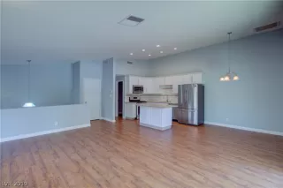 Photo #5: 2133171 Listing 