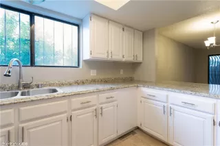 Photo #5: 2133272 Listing 