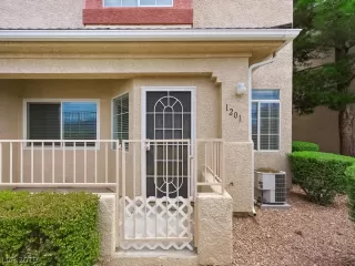 Photo #1: 2133274 Listing 