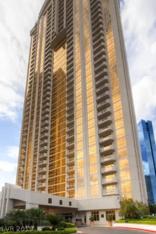 Photo #1: 2133289 Listing