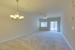 Photo #4: 2133303 Listing 