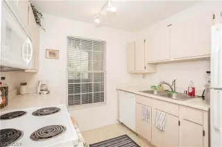 Photo #3: 2133309 Listing