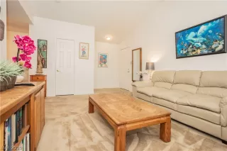 Photo #6: 2133309 Listing