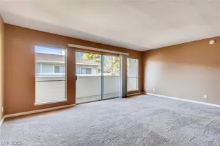 Photo #5: 2133310 Listing