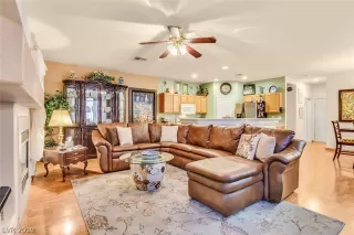 Photo #4: 2133322 Listing