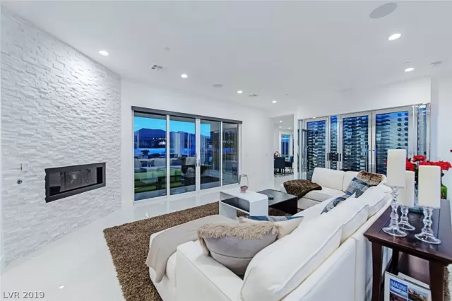 MLS: 2133338 Condo For Sale