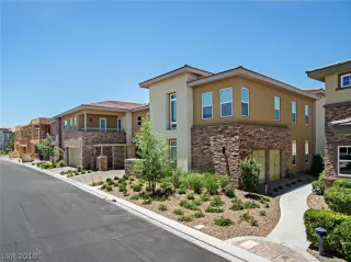 Photo #1: 2133338 Listing