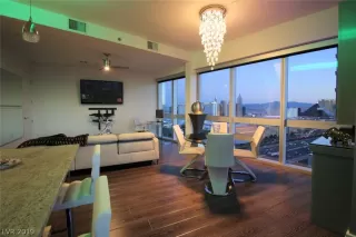 Photo #3: 2133385 Listing