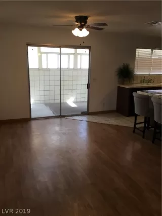 Photo #4: 2133434 Listing 