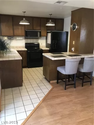 Photo #5: 2133434 Listing 