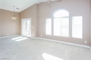 Photo #2: 2133436 Listing