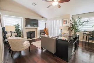 Photo #5: 2133451 Listing