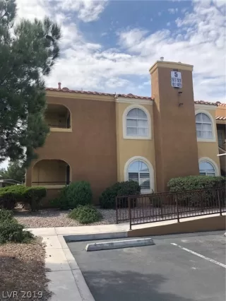 Photo #2: 2133484 Listing