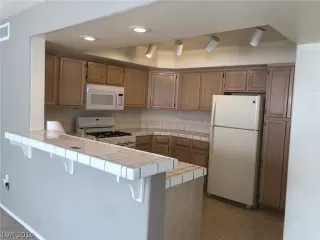 Photo #4: 2133484 Listing