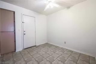 Photo #4: 2133507 Listing 